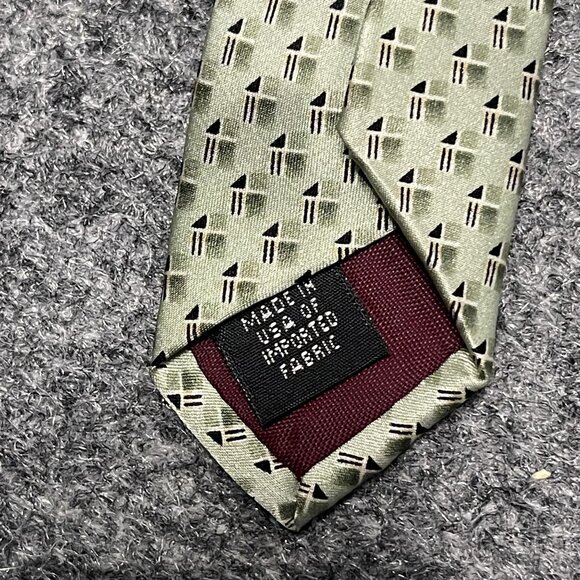 Claybrooke Pure Silk Light Green Geometric Pattern Mens Tie - Picture 2 of 4